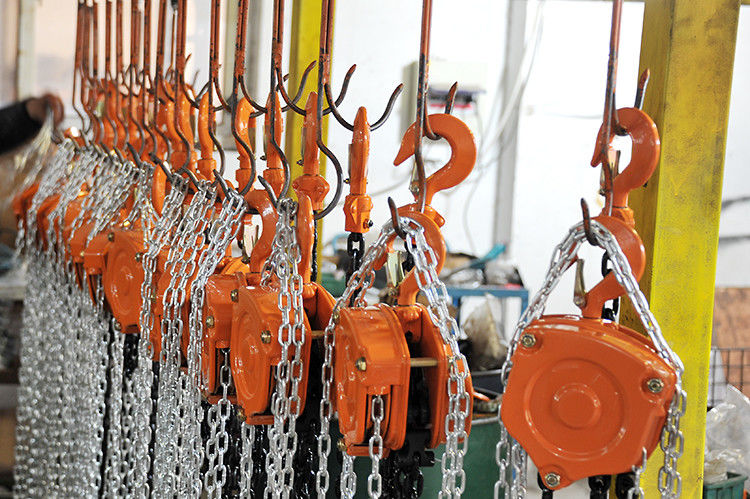 Hand Lifting Manual Chain Hoist With Alloy Steel , 1 / 1.5 Ton Load Capacity